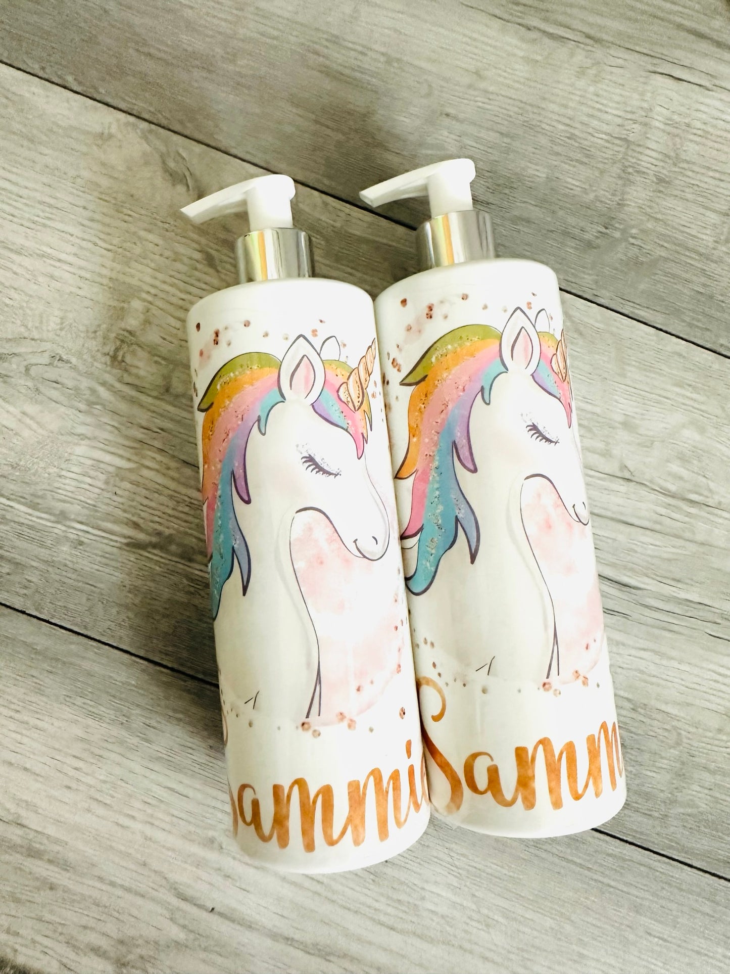 Shnuggle unicorn bath set with rattle