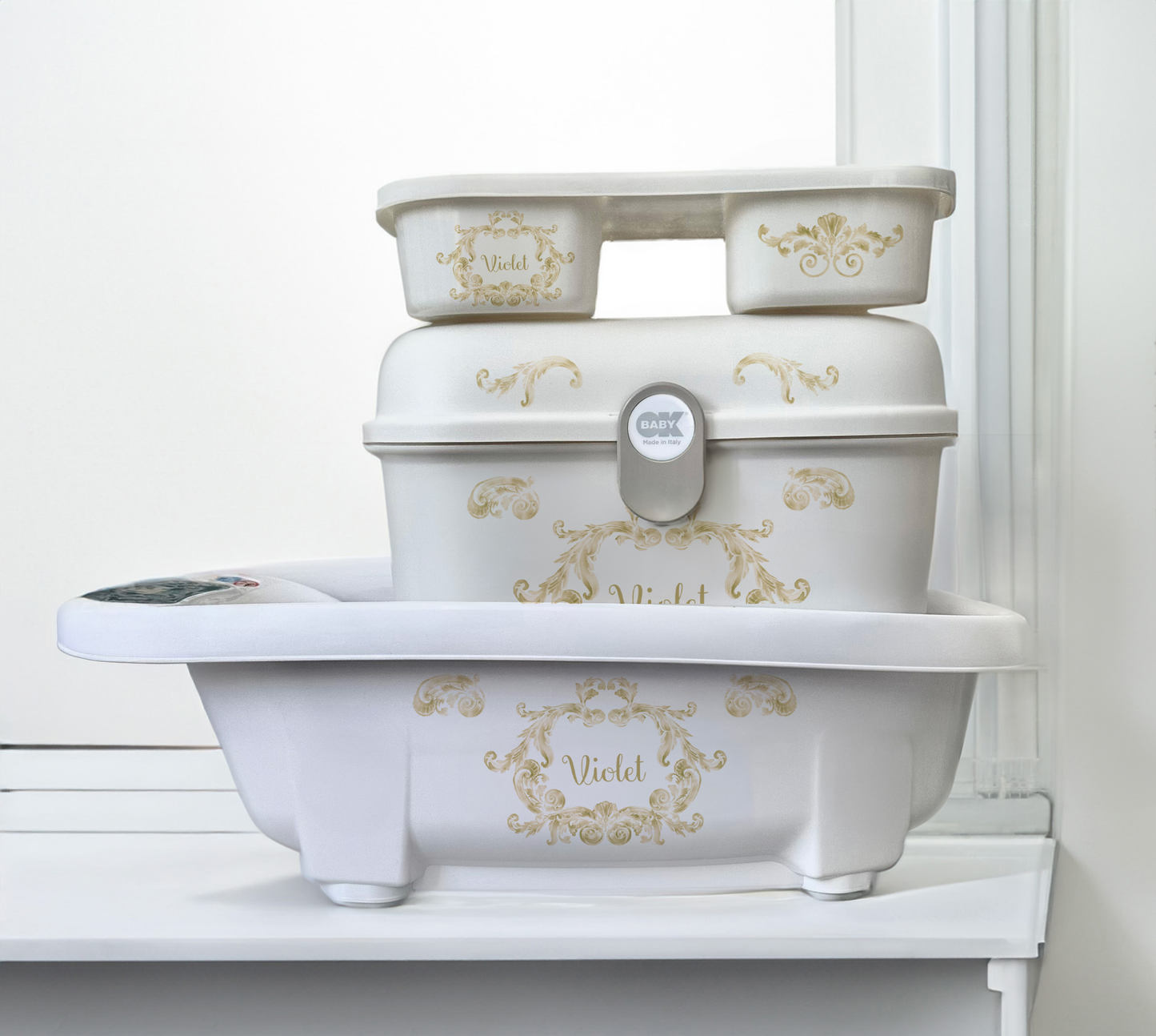 Aqua scale & Ok Baby Bath swirl gold