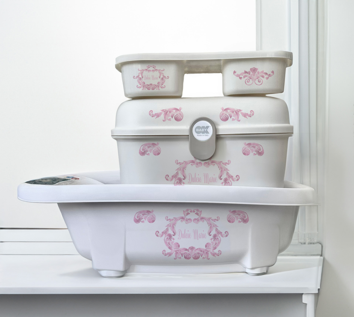 Aqua scale & Ok Baby Bath swirl pink